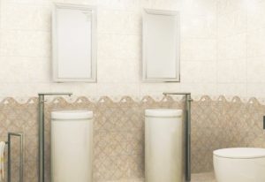 Pengaplikasian keramik dinding motif untuk kamar mandi